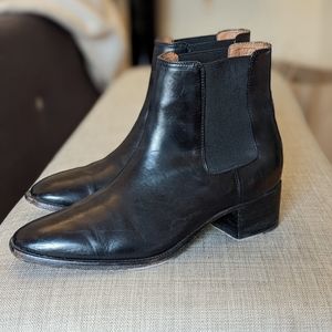 Frye Chelsea boot